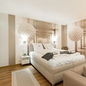 Downtown Residences - Ac,elevator,terrace Apartman